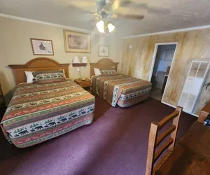 Photo 4 - Smokey Bear Motel
