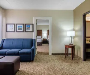 Photo 2 - Conference Inn & Suites Wichita