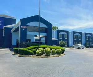 Photo 2 - Classic Inn By OYO I- 240 Near Memphis Airport
