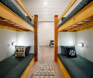 Photo 5 - New, Modern, Bunk Room, Game Room, Playground, Hot tub