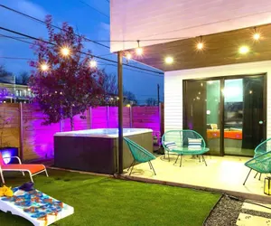 Photo 5 - Hot Tub Club - 6min Walk To Rainey St