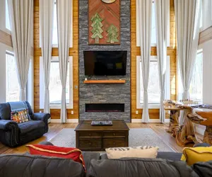 Photo 2 - Stardust Hollow Cabin for 14