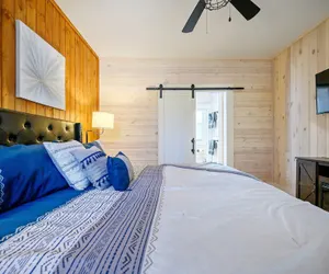 Photo 3 - Stardust Hollow Cabin for 14