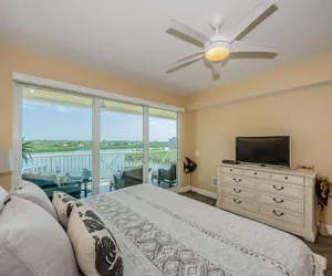 Photo 2 - Dolphin Key 504 - Premier