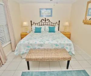 Photo 4 - Colony Beach Club 109