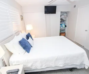 Photo 4 - Colony Beach Club 126