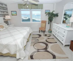Photo 4 - Coronado Towers 201
