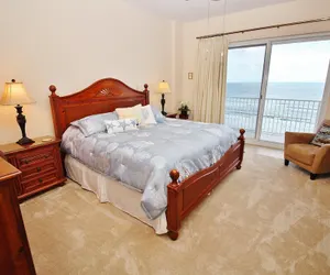 Photo 4 - Malibu 704
