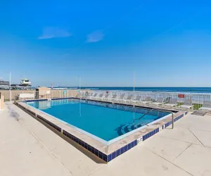 Photo 2 - Oceania Plaza 202