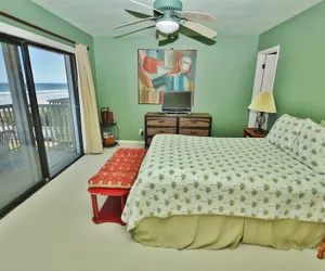 Photo 2 - Oceanside Village D2