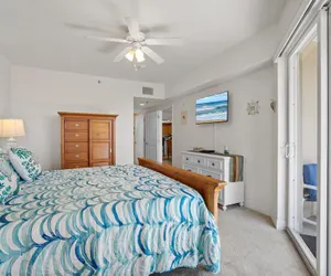 Photo 3 - Oceanwalk 12-404