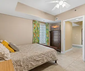Photo 4 - Oceanwalk 13-406
