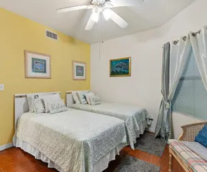 Photo 4 - Oceanwalk 1-403