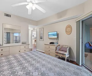 Photo 5 - Oceanwalk 1-403