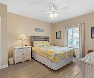 Photo 4 - Oceanwalk 3-403