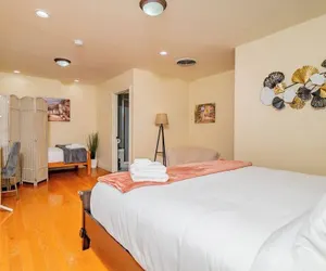 Photo 5 - Monterey Park Retreat: Spectacular Views & Comfort