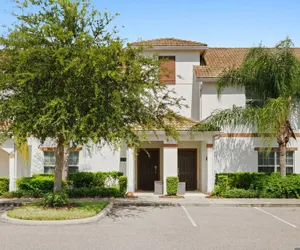 Photo 3 - Amazing 4bdr Near Parks w Pool