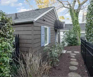 Photo 2 - Little Coastal Cottage - Cute 1 1