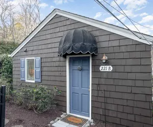 Photo 5 - Little Coastal Cottage - Cute 1 1