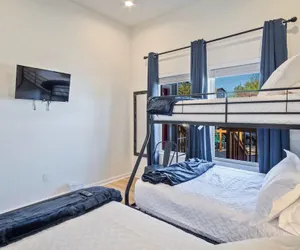 Photo 4 - Stylish 3br/2ba Urban Retreat Near Lively Downtown