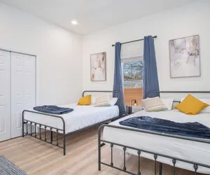 Photo 4 - Feel, Chill and Enjoy 4br/3ba Near Fun Riverwalk!