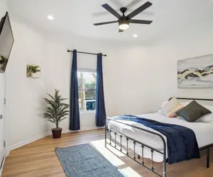 Photo 5 - Blissful 5br/3ba Haven Near Riverwalk & Downtown!