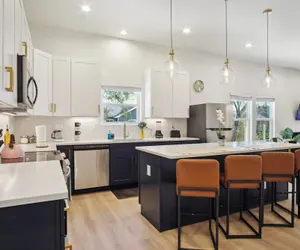 Photo 2 - Blissful 5br/3ba Haven Near Riverwalk & Downtown!
