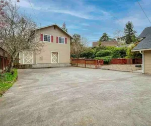 Photo 5 - Medford Home and 2 Condos With Pool