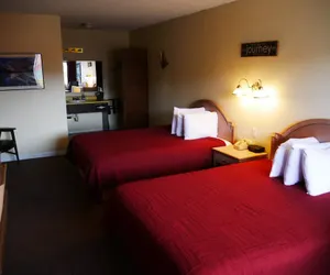 Photo 4 - Camaray Motel