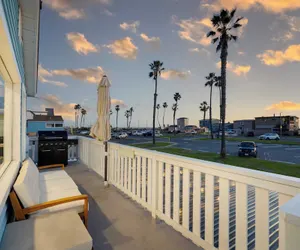 Photo 2 - Walk to the Sand! Ocean Views, Balcony & Parking Sunset Surf