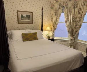 Photo 4 - Nob Hill Inn