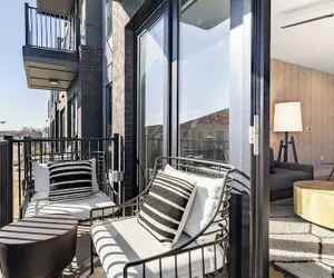 Photo 3 - Prime Walkable Midtown Location, Pool, Gym Outlaw's Den by Avantstay