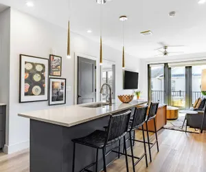 Photo 4 - Prime Walkable Midtown Location, Pool, Gym Outlaw's Den by Avantstay