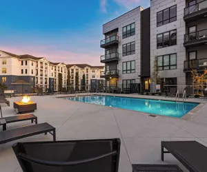 Photo 2 - Prime Walkable Midtown Location, Pool, Gym Outlaw's Den by Avantstay