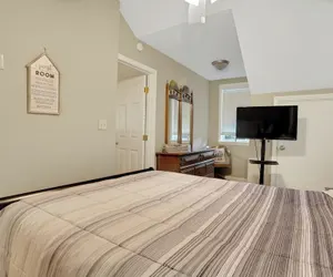 Photo 4 - Lux Apartment With Lake Views: Privacy and Wi-fi