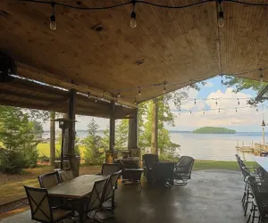 Photo 3 - Luxury Lakefront 4br: Jacuzzi, Game Room & Wi-fi