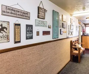 Photo 3 - Western Inn