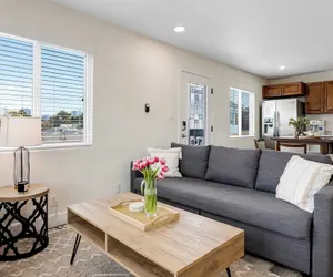 Photo 2 - Pool, Hot Tub & Outdoor Lounge Near Beaches & Downtown Bridge