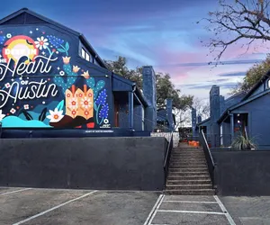Photo 2 - Heart of Austin Hideaways