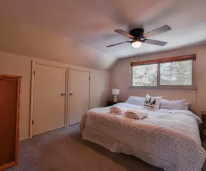 Photo 5 - Charming Cherokee Cabin Secluded Stay for 6 Just 10 Minutes to Tahoe!