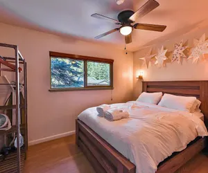 Photo 3 - Charming Cherokee Cabin Secluded Stay for 6 Just 10 Minutes to Tahoe!