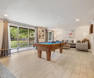 Photo 2 - 5BR Relaxation Haven Hot Tub Pool Table Fun M