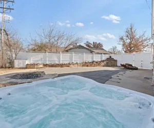 Photo 2 - Spacious Lakefront View With Hot Tub and Pool NH