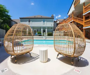 Photo 2 - NEW Central Buckhead Apt Atlanta Gem