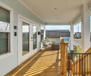 Photo 3 - Newly Remodeled Home Minutes From Cruise Terminal