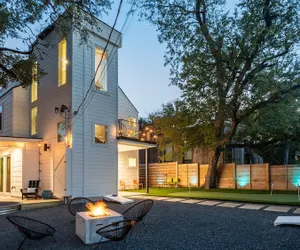Photo 5 - Eastside Home w Awesome Yard - Golf Pool Firepit