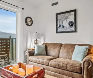 Photo 3 - Sleeps 4 Mountain Views Indoor Pool Hot Tub