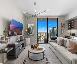 Photo 2 - Luxury 49FL Condo with City Views