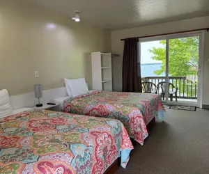 Photo 3 - Lake View Motel & Gift Shop