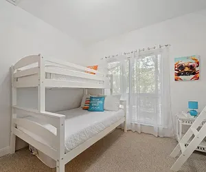 Photo 5 - Beachwood Bliss